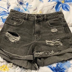Black Jean Shorts !